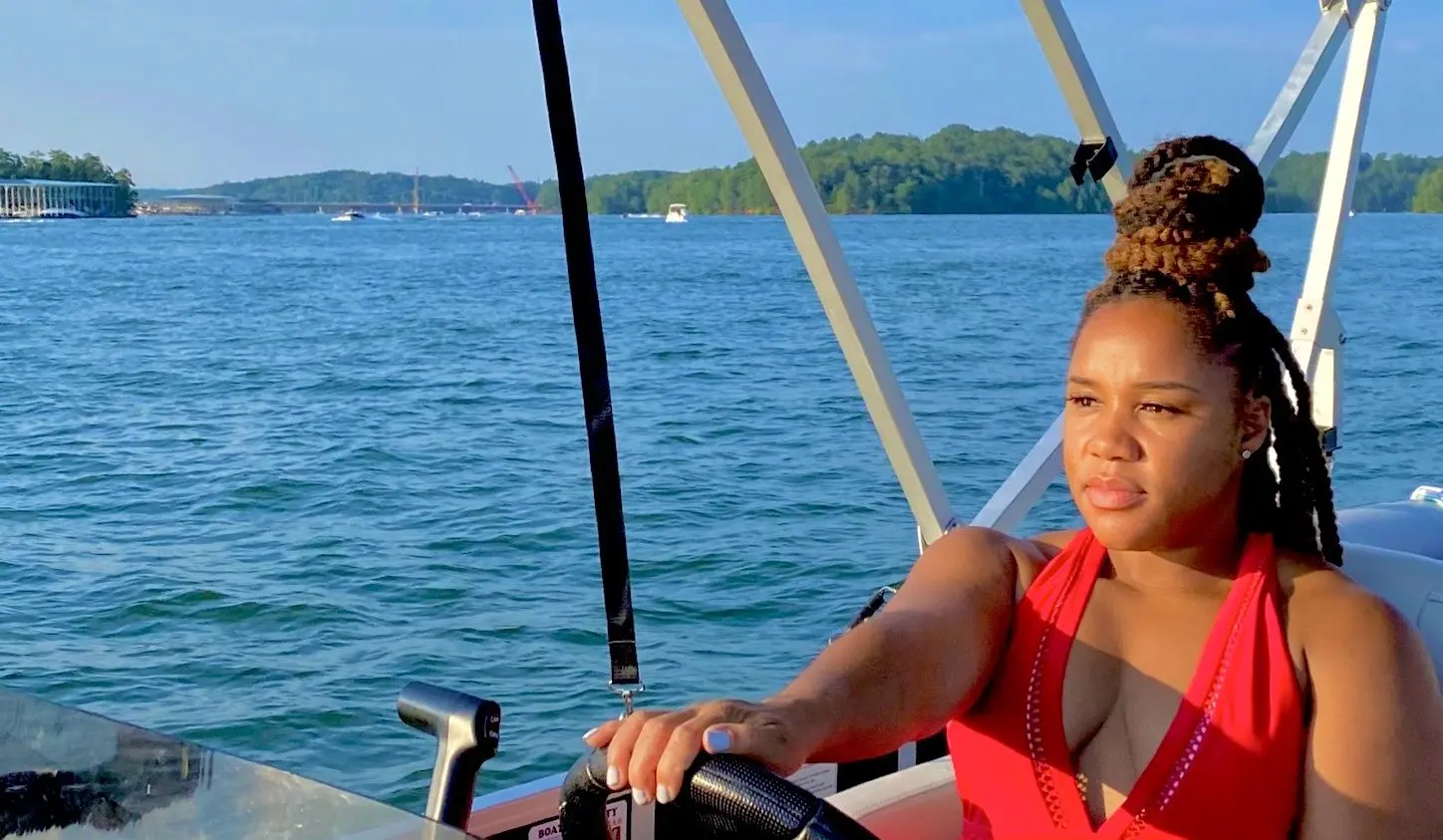 Lake Lanier Boat Rental- driving