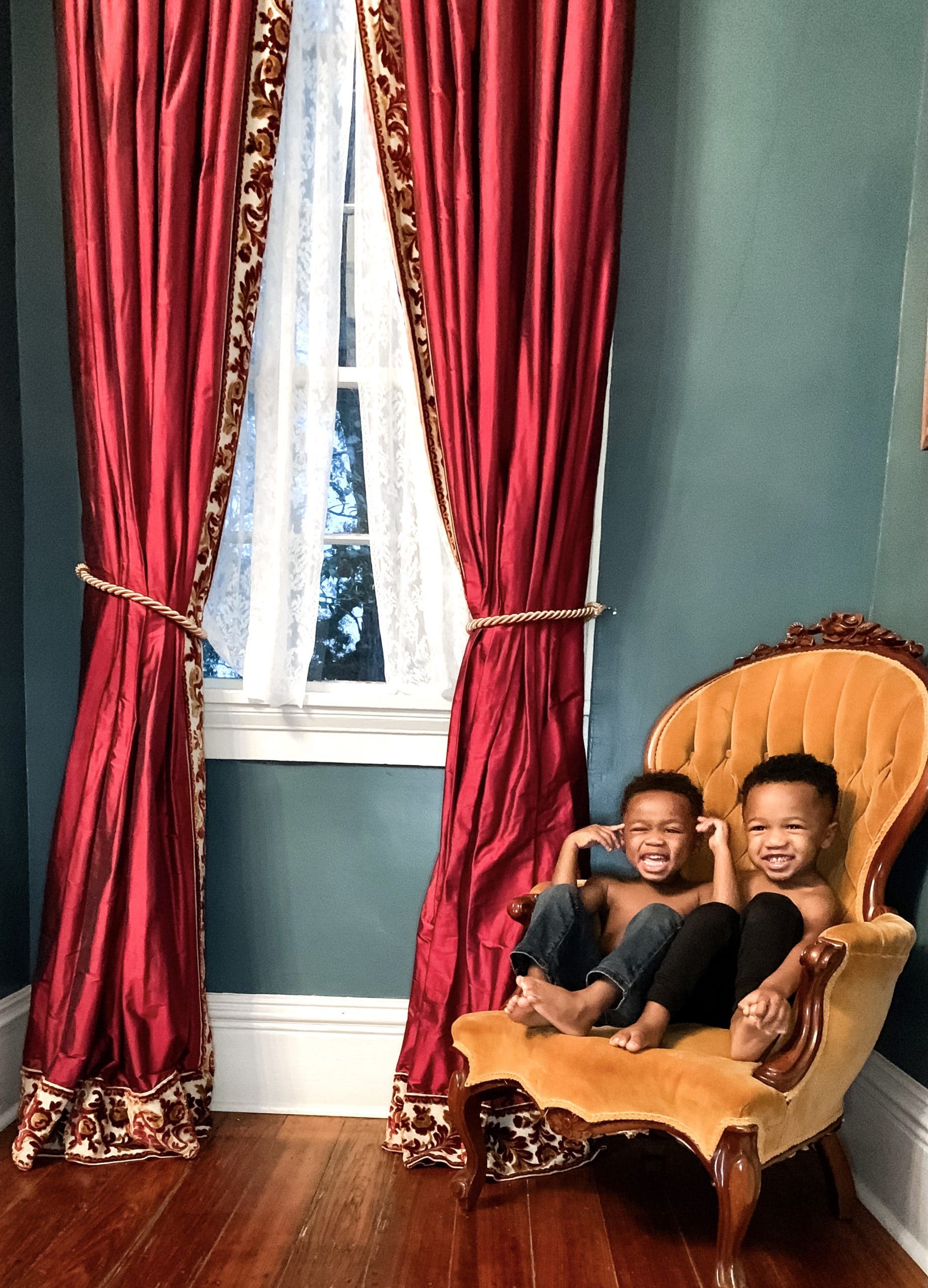 Bed and Breakfast for Family_Twins