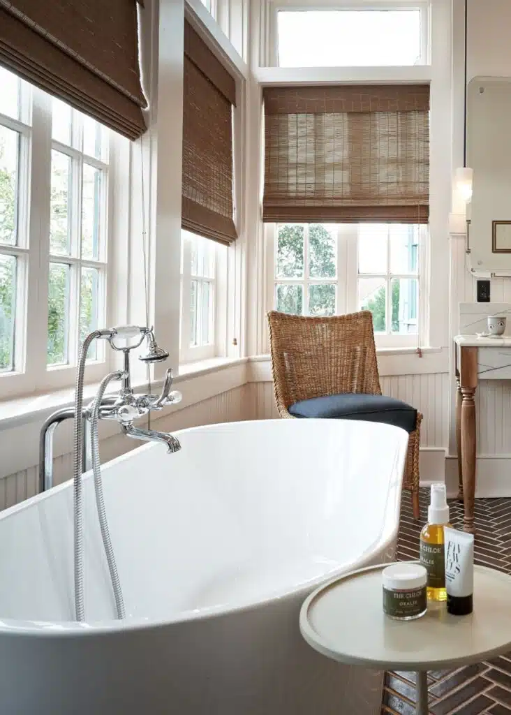 A luxurious bathtub in The Chloe Hotel New Orleans.